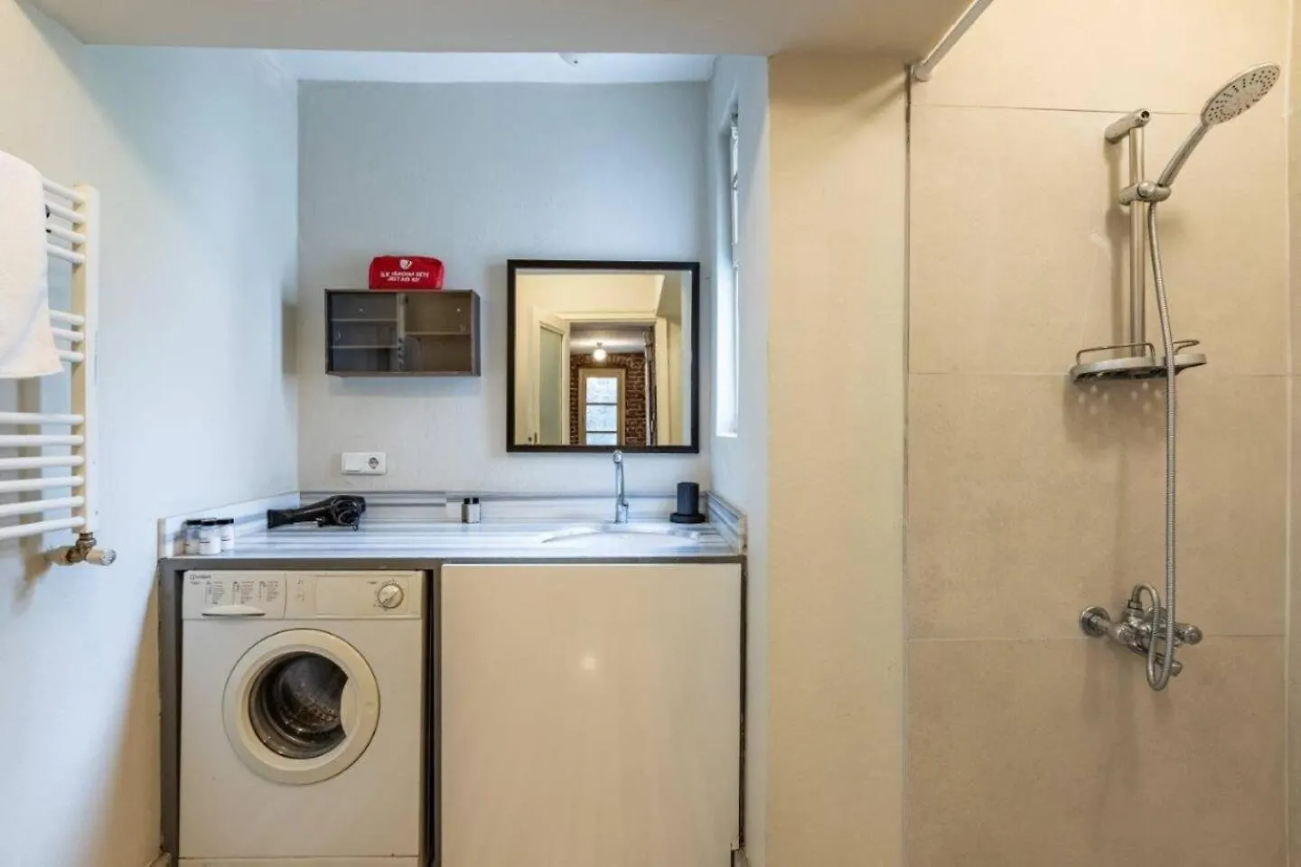 Gorgeous Cozy Central Bright 1Bd Pad! #350 Istanbul 0*,