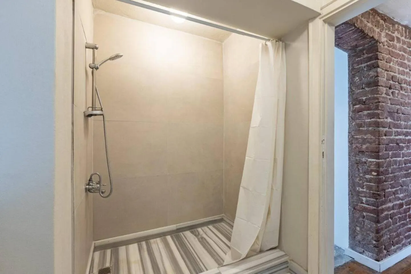 Gorgeous Cozy Central Bright 1Bd Pad! #350 Istanbul Apartment