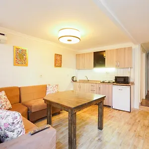 Authentic Oldcity Apartahotel